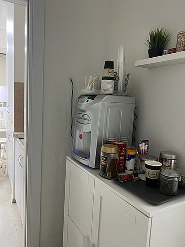 השכרת לימוד בחיפה למניקור ובנית ציפורניים לפי שעות כולל ציוד