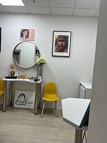 השכרת לימוד בחיפה למניקור ובנית ציפורניים לפי שעות כולל ציוד